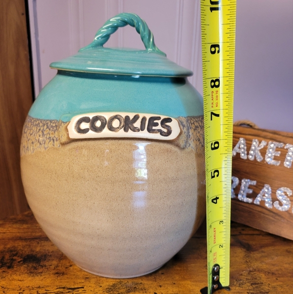 Clay in Motion Blue & Tan Cookie Jar signed by artist - Picture 9 of 10